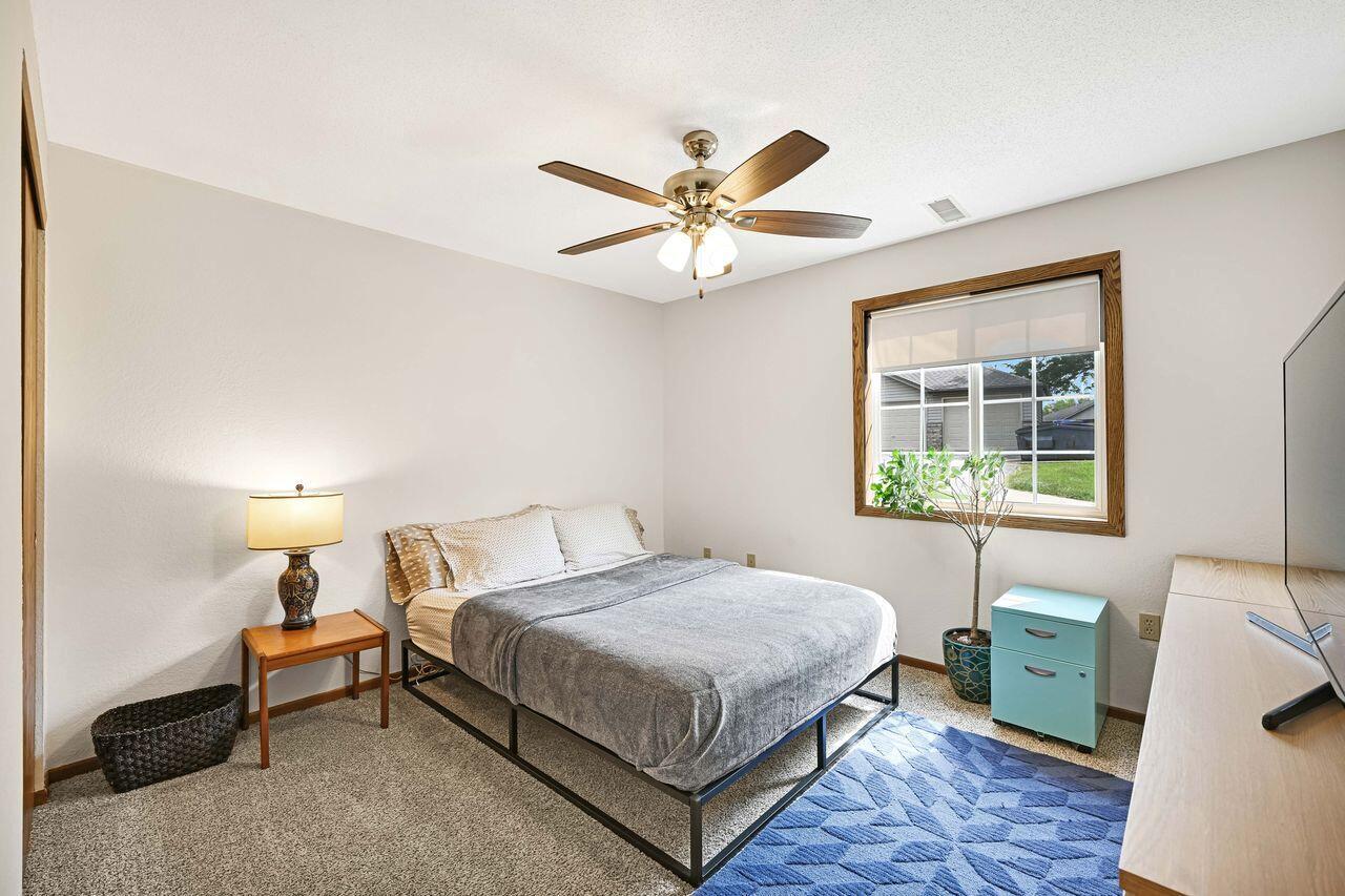 W170S7579 Gregory DRIVE H