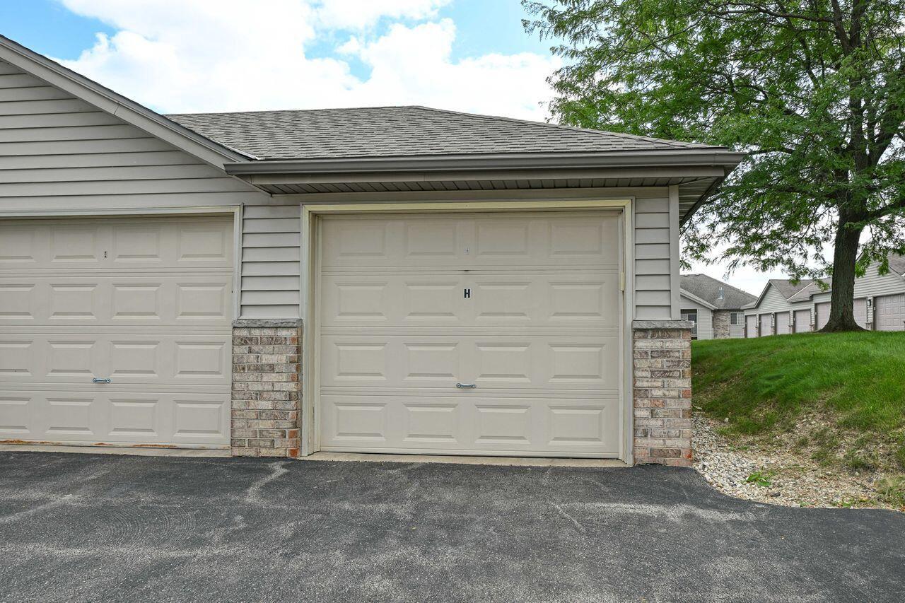 W170S7579 Gregory DRIVE H