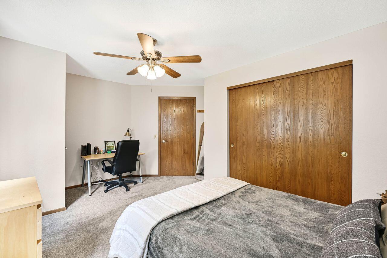 W170S7579 Gregory DRIVE H