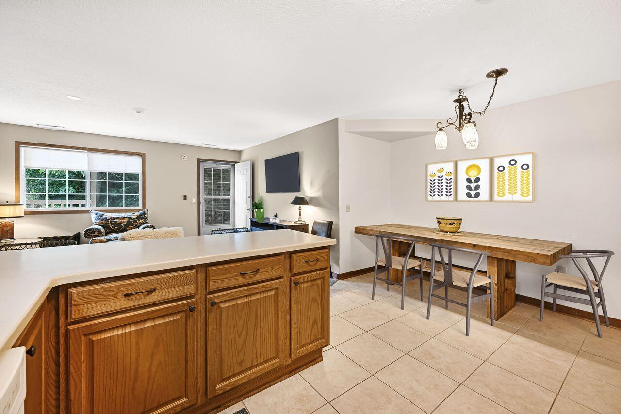 W170S7579 Gregory DRIVE H