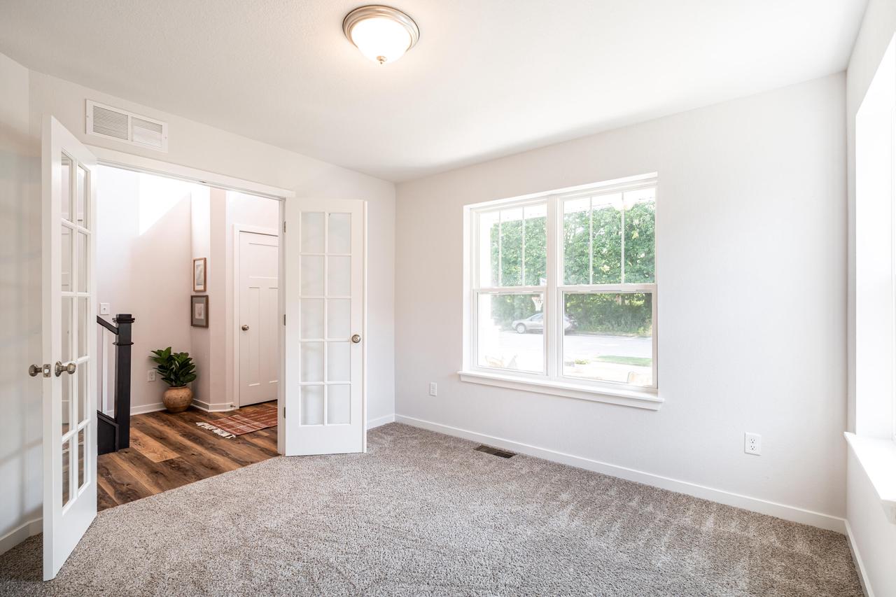 659 Yellowstone DRIVE