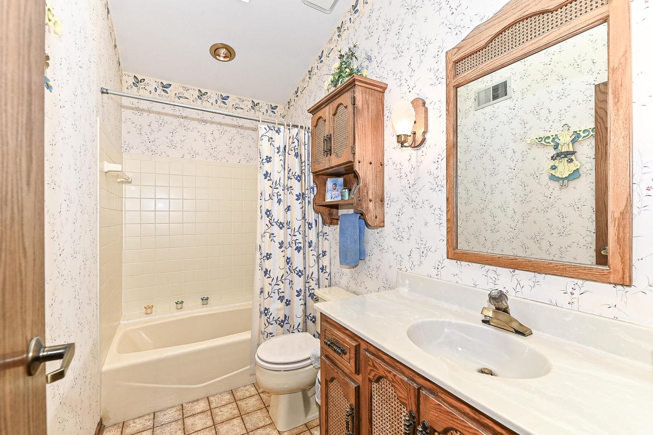 5444 South Morningside LANE