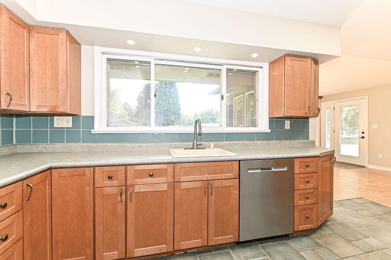 5875 South St. Andrews DRIVE