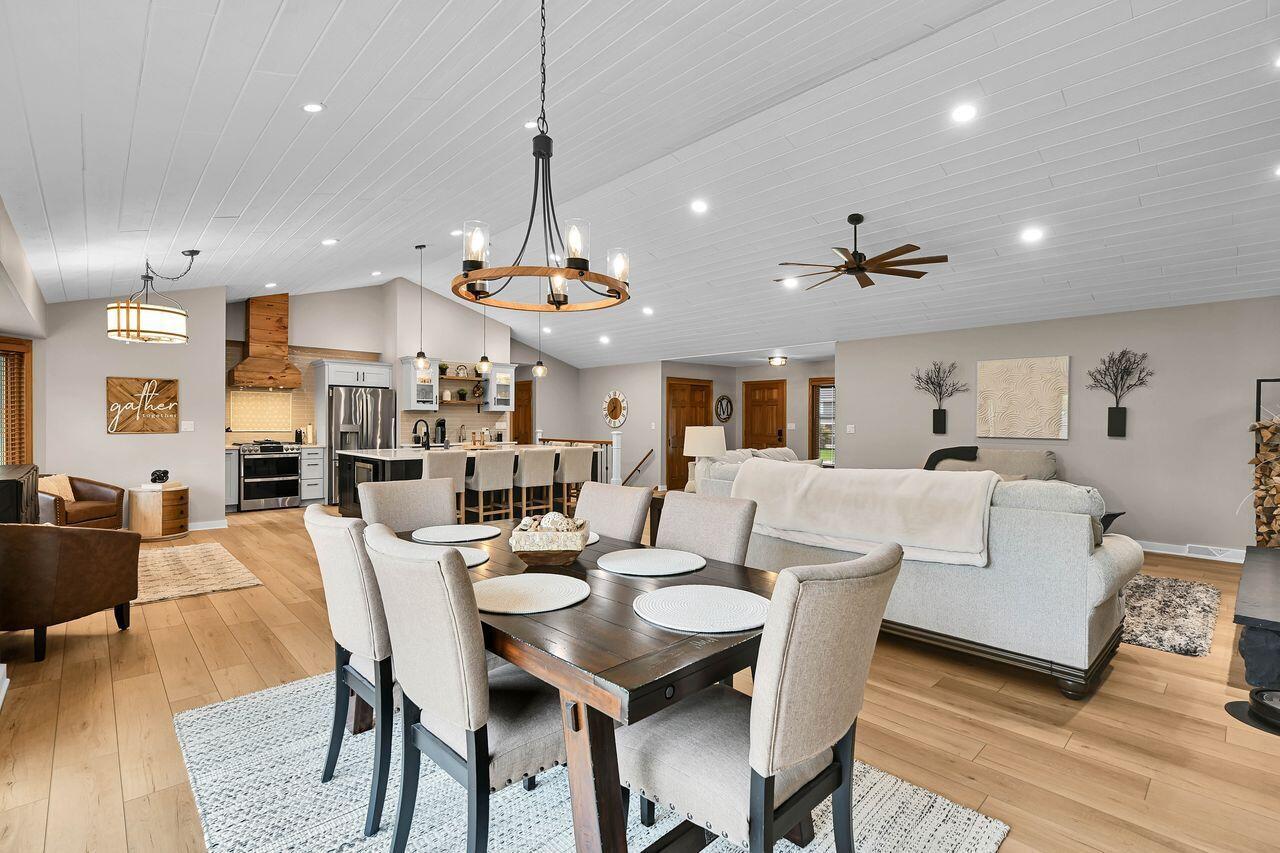 3906 South Woodhill COURT