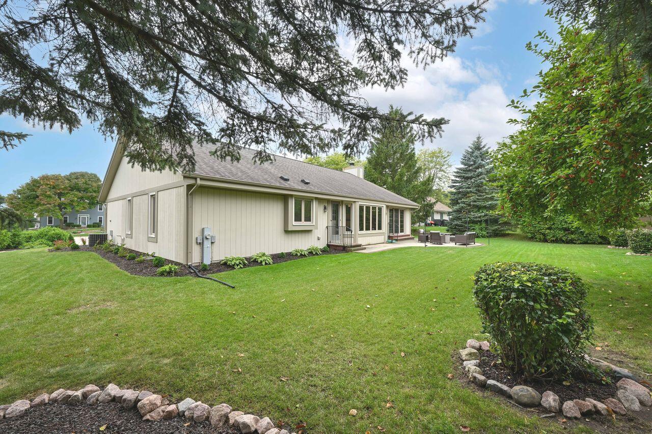 3906 South Woodhill COURT