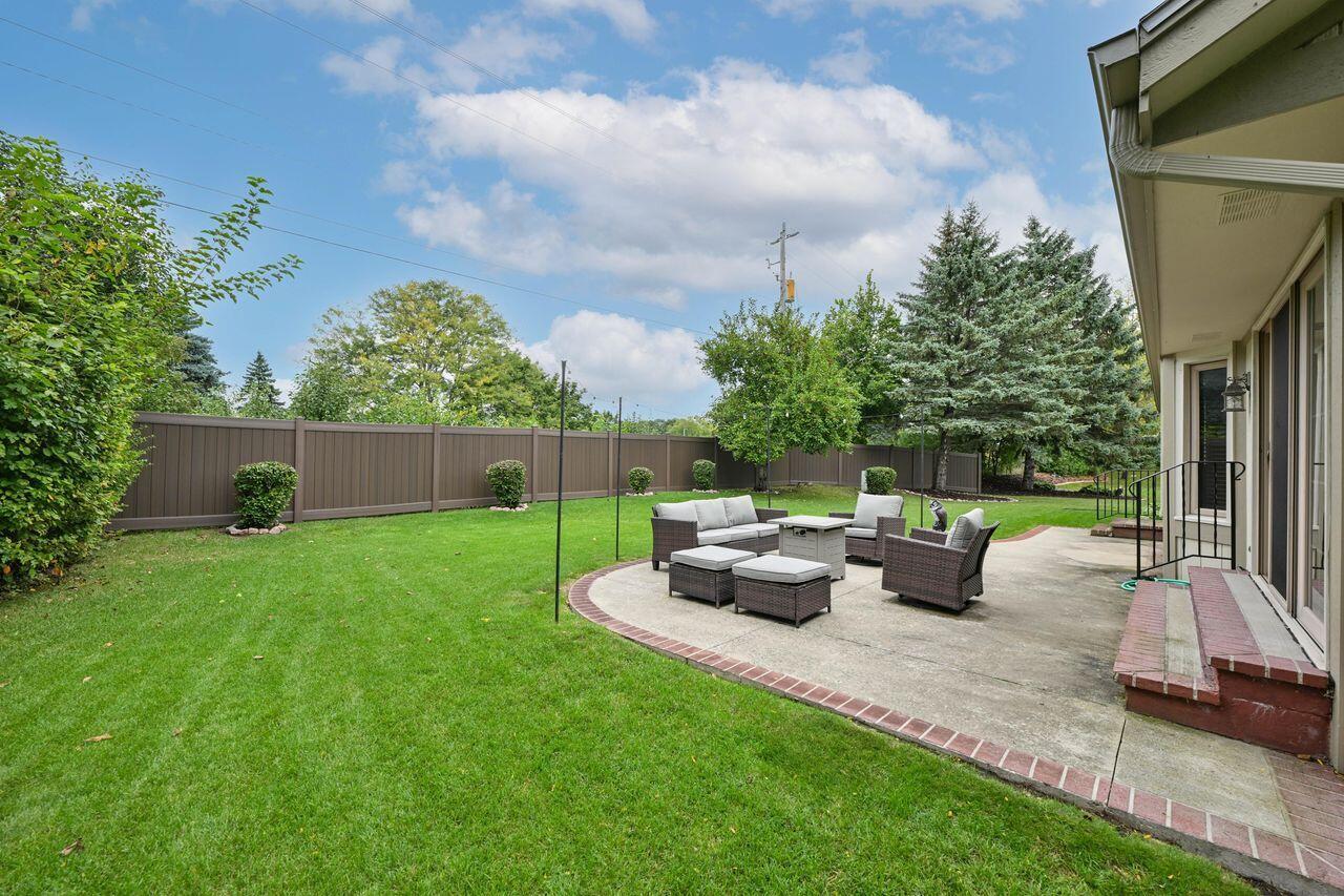 3906 South Woodhill COURT