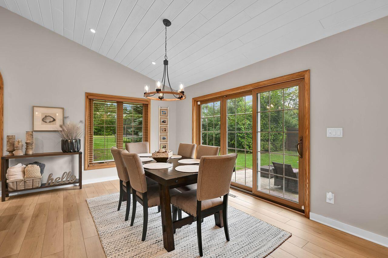 3906 South Woodhill COURT