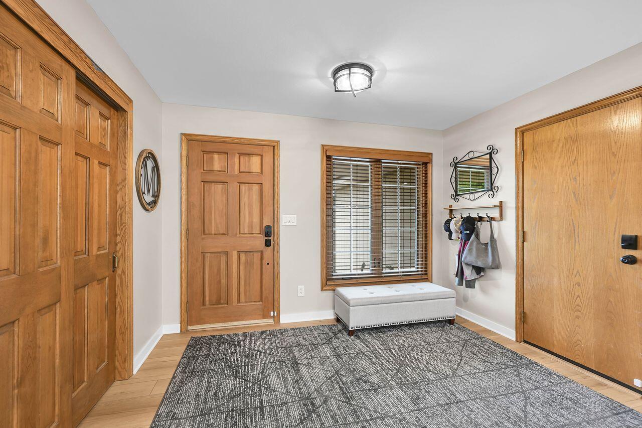 3906 South Woodhill COURT