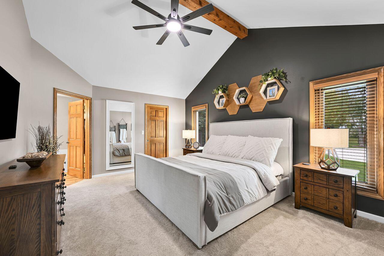 3906 South Woodhill COURT