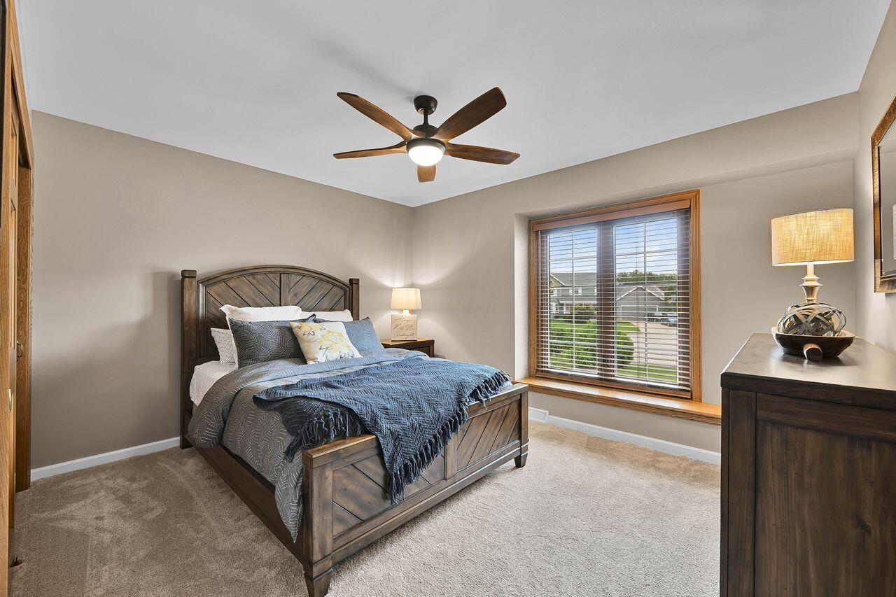 3906 South Woodhill COURT