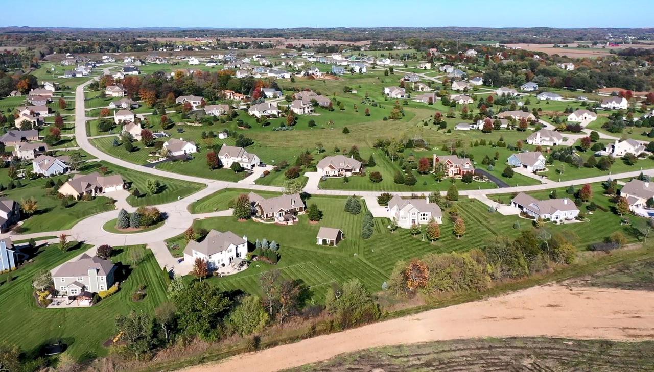 N82W27734 MARSHALL DRIVE Lt155