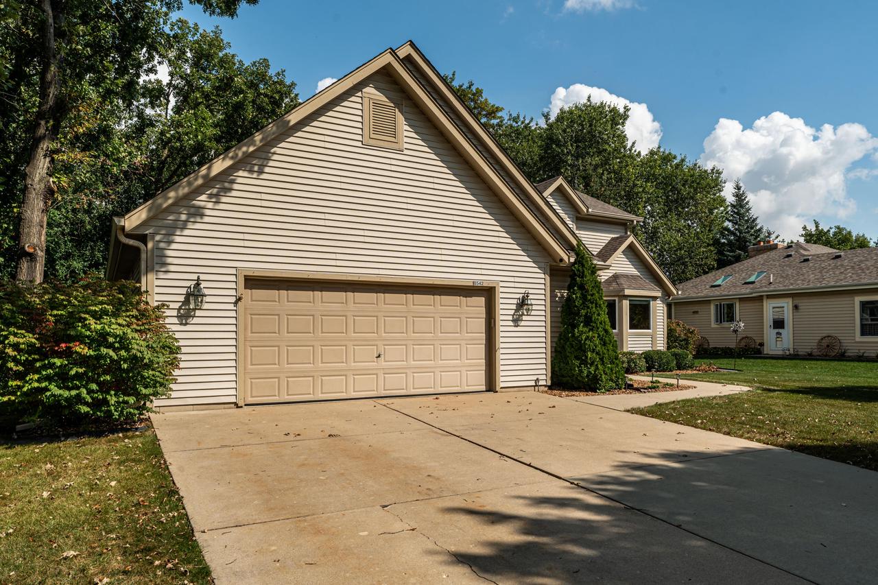 8542 West Red Wing DRIVE