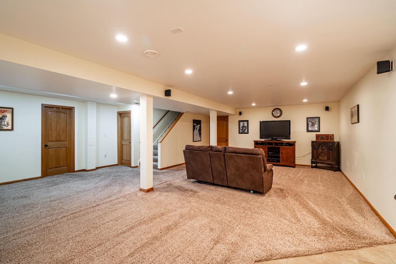 8542 West Red Wing DRIVE