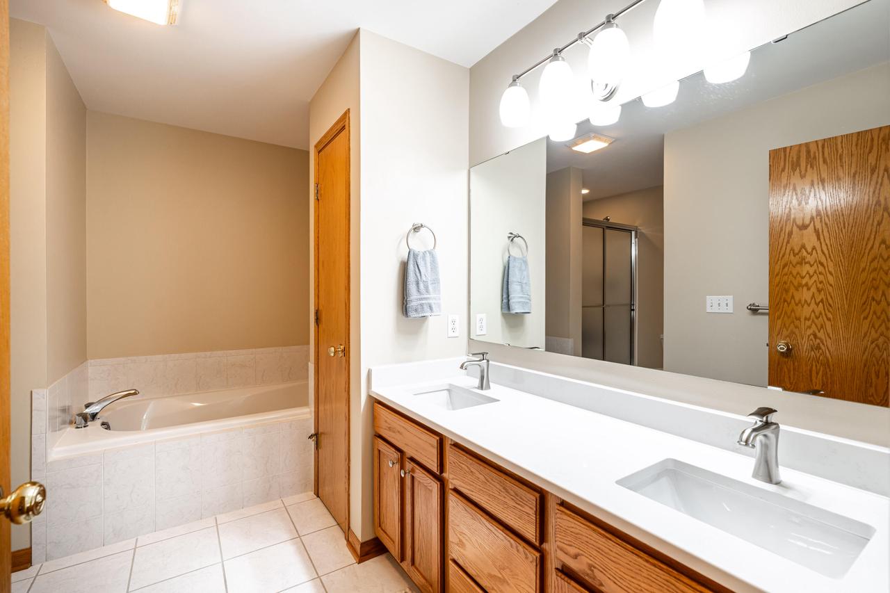 8542 West Red Wing DRIVE