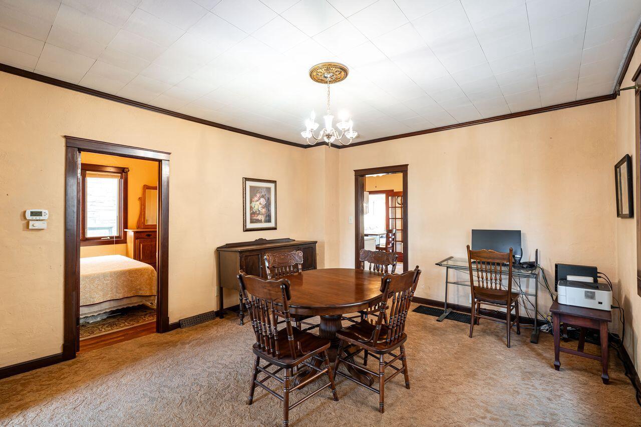 3156 South Kinnickinnic AVENUE