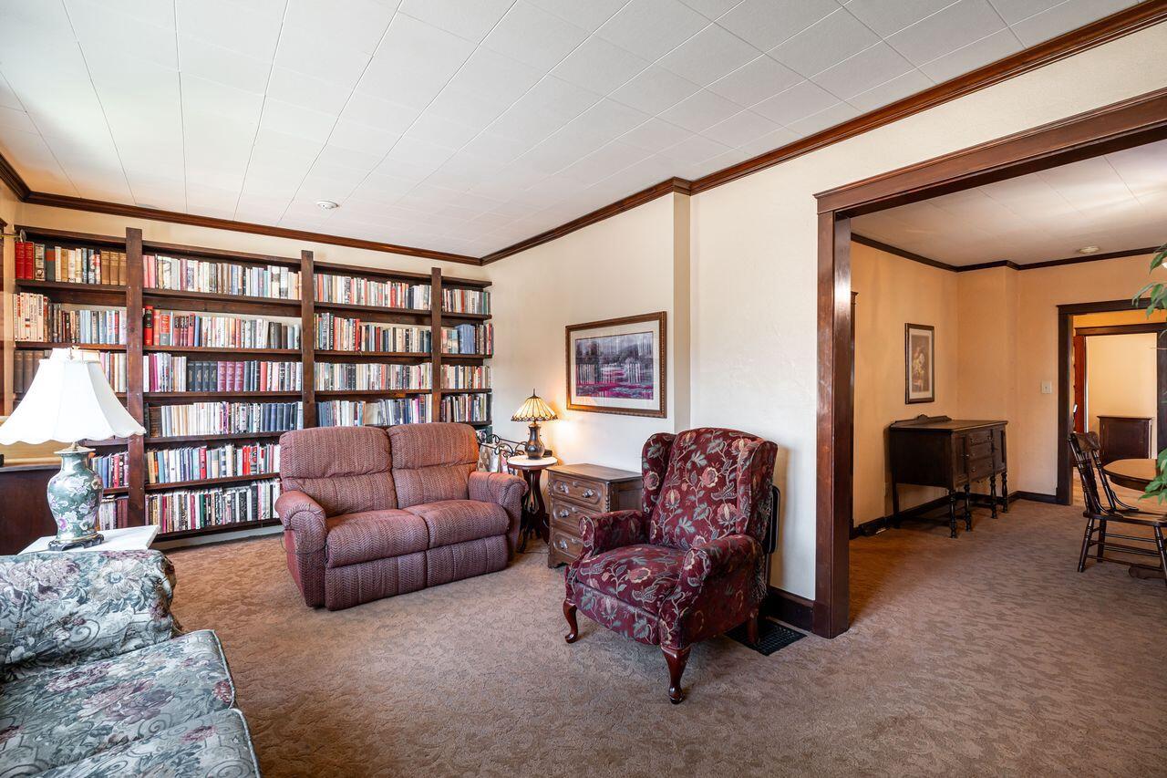 3156 South Kinnickinnic AVENUE