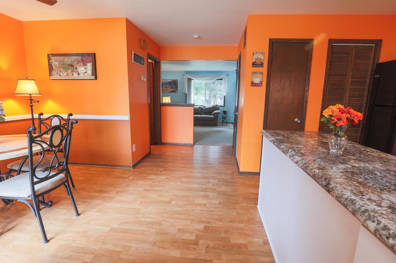 5442 South Nicholson AVENUE