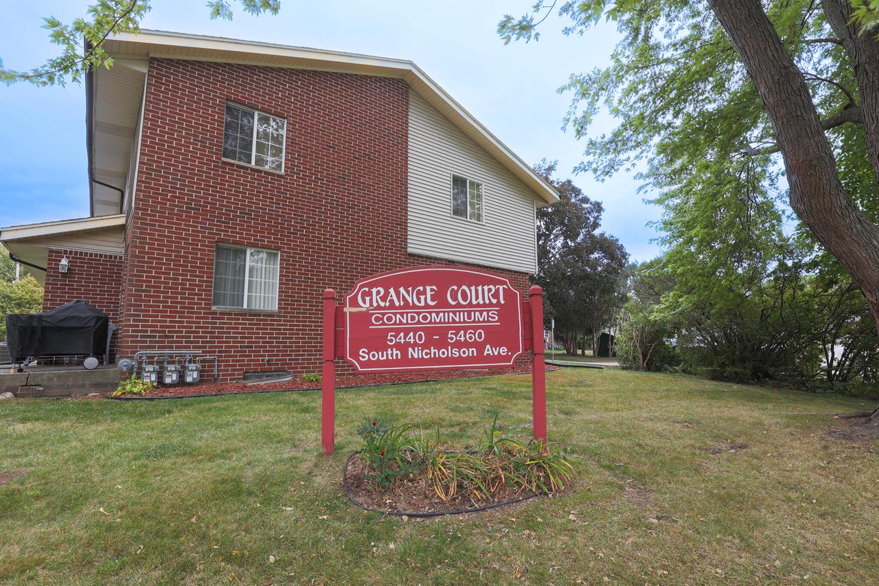 5442 South Nicholson AVENUE