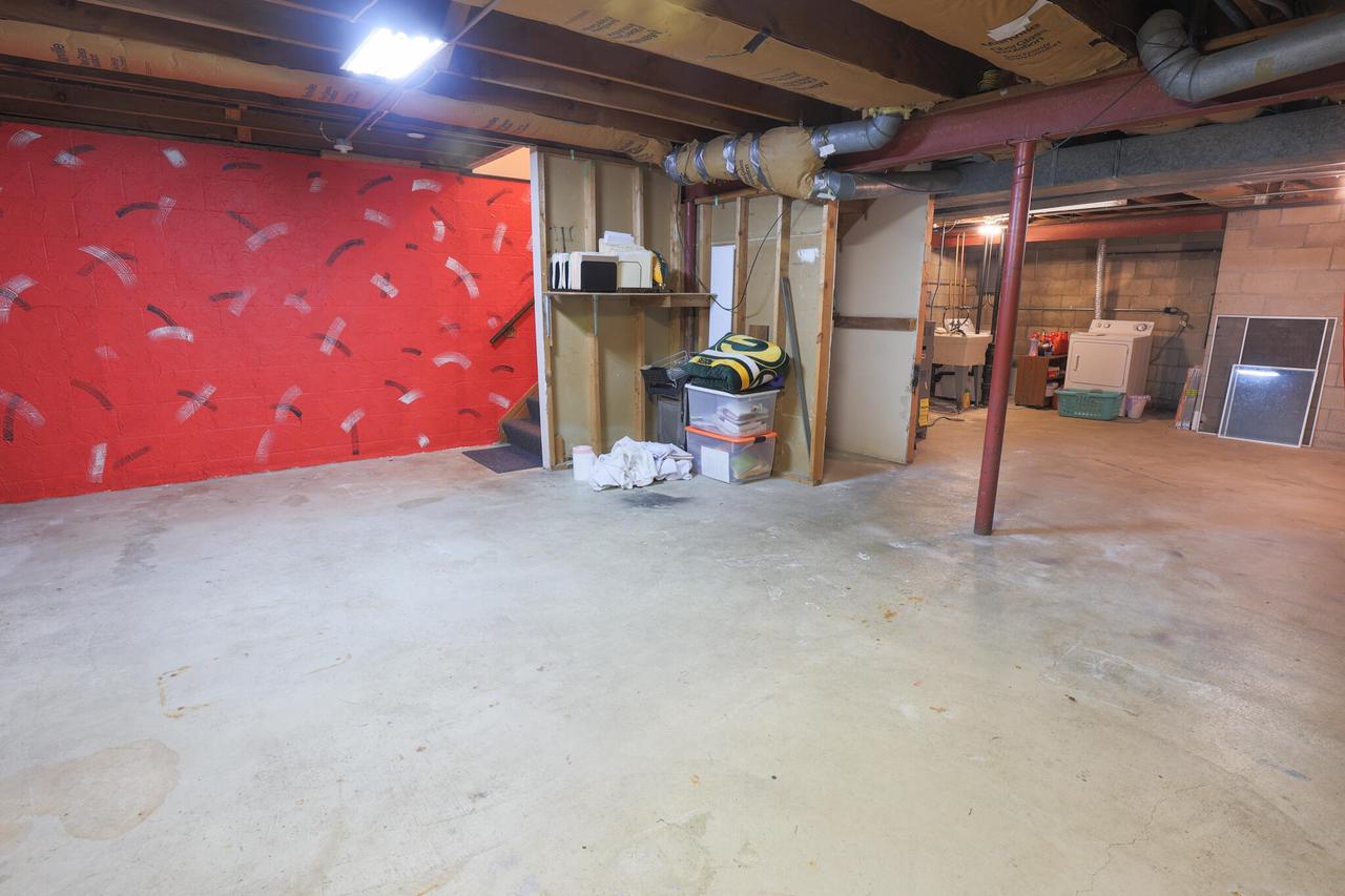 5442 South Nicholson AVENUE