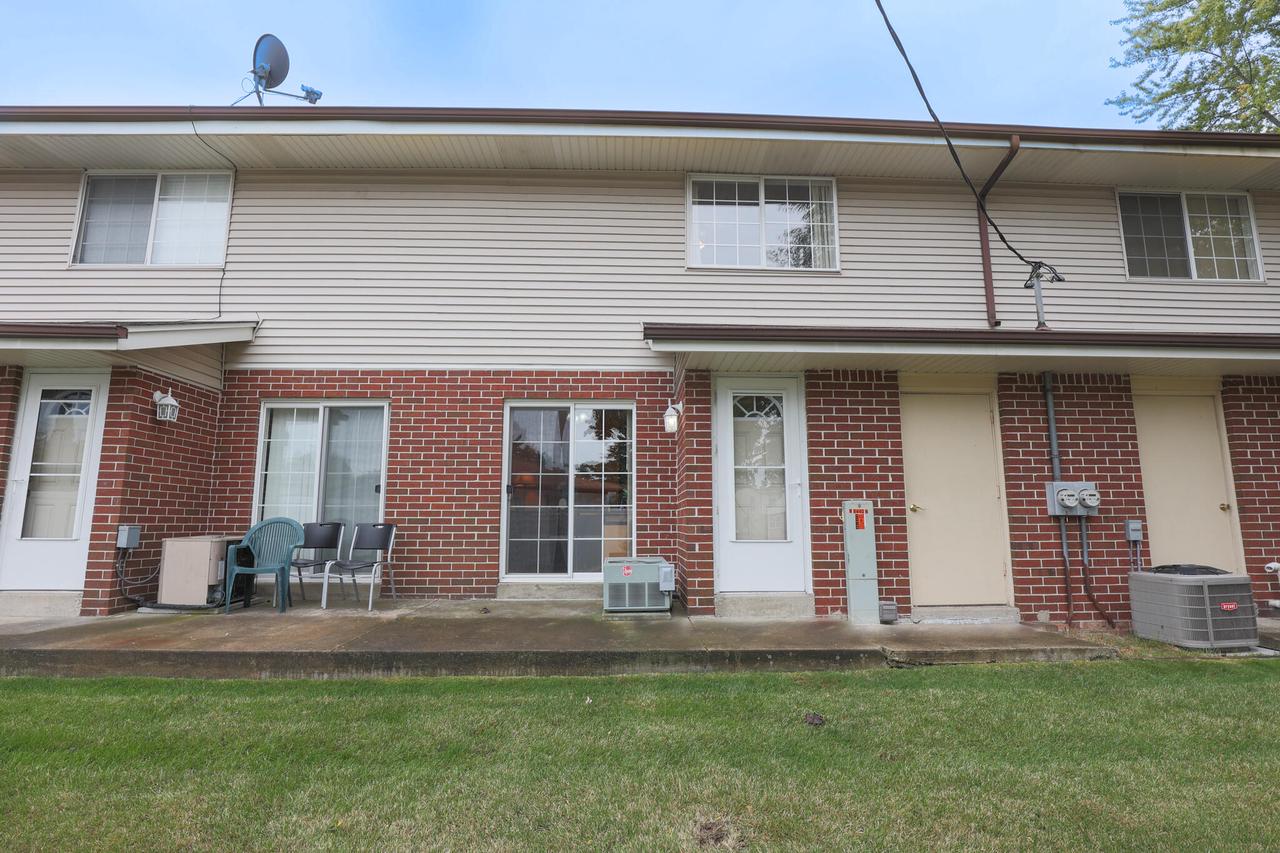 5442 South Nicholson AVENUE