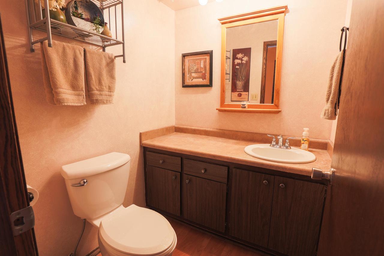 5442 South Nicholson AVENUE