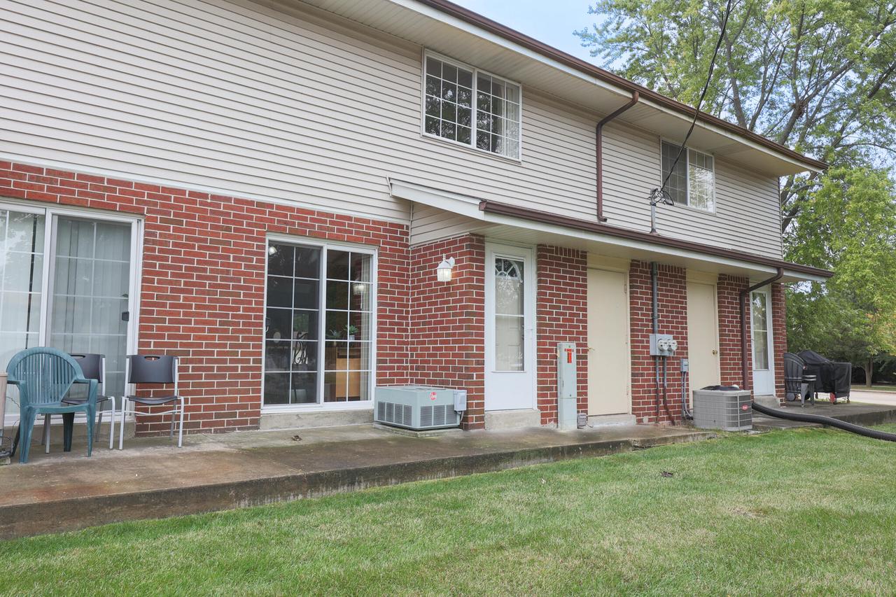 5442 South Nicholson AVENUE