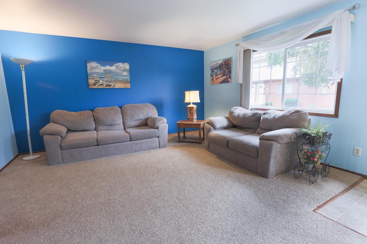 5442 South Nicholson AVENUE