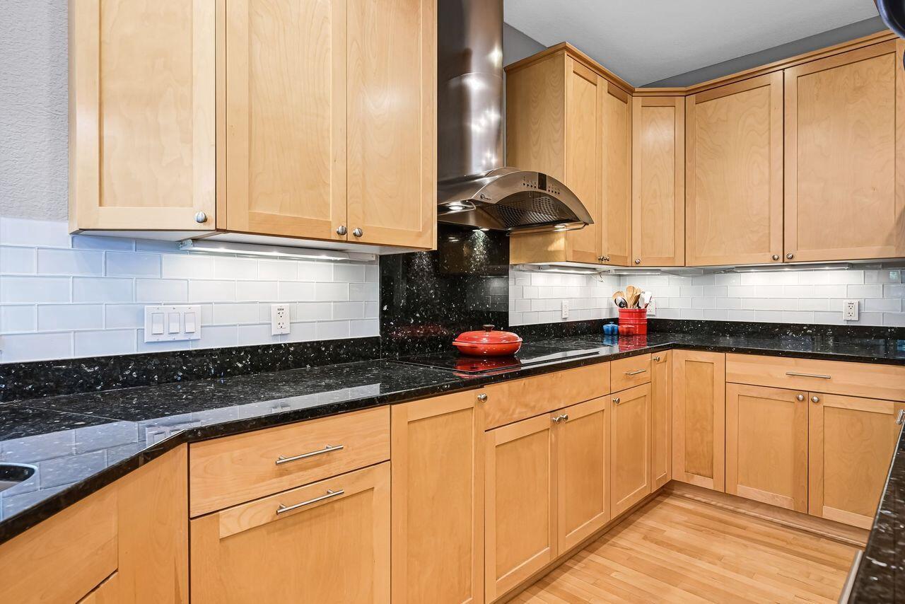 13615 West Deer Park DRIVE