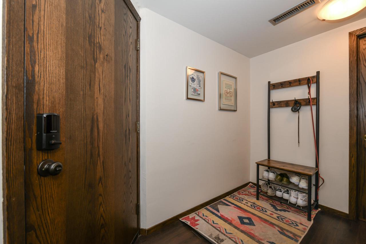 1633 North Prospect AVENUE 17C