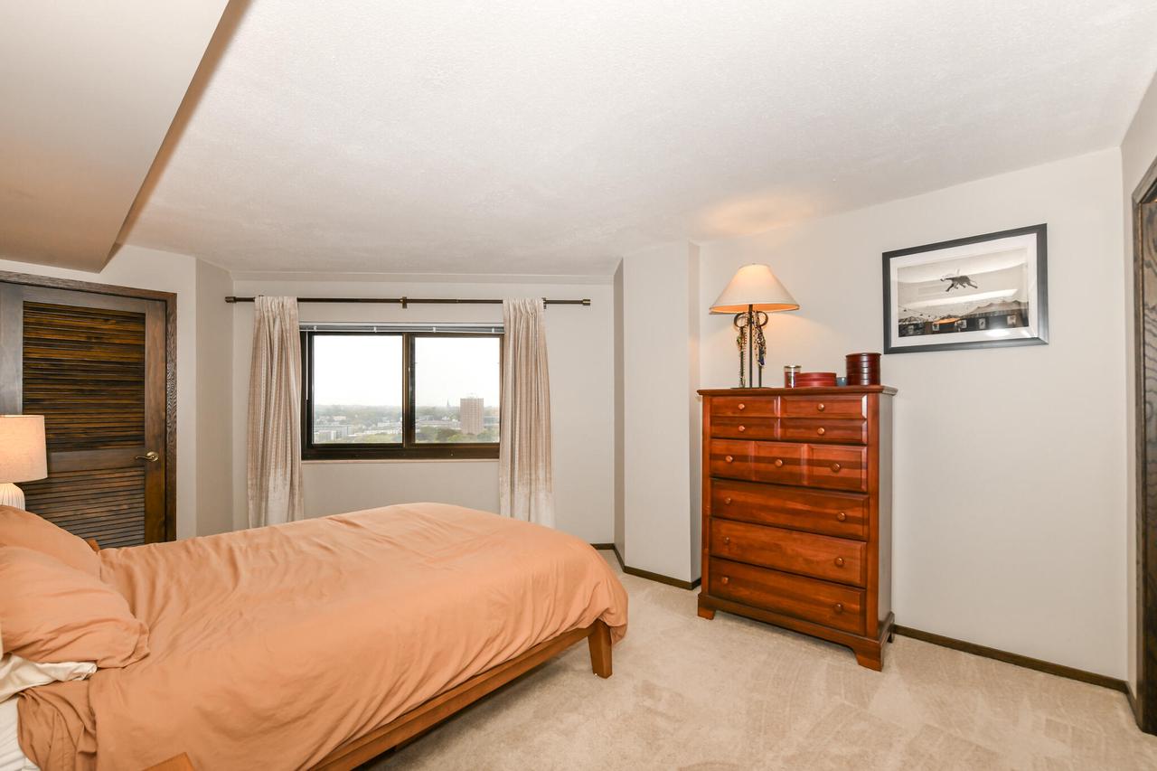 1633 North Prospect AVENUE 17C