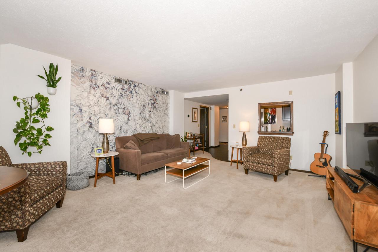 1633 North Prospect AVENUE 17C