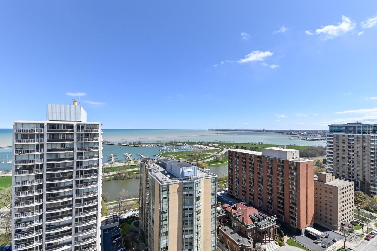 1633 North Prospect AVENUE 17C