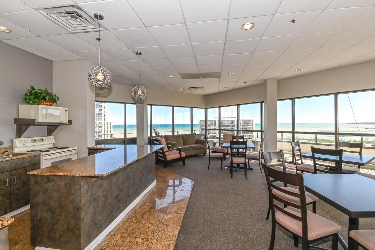 1633 North Prospect AVENUE 17C