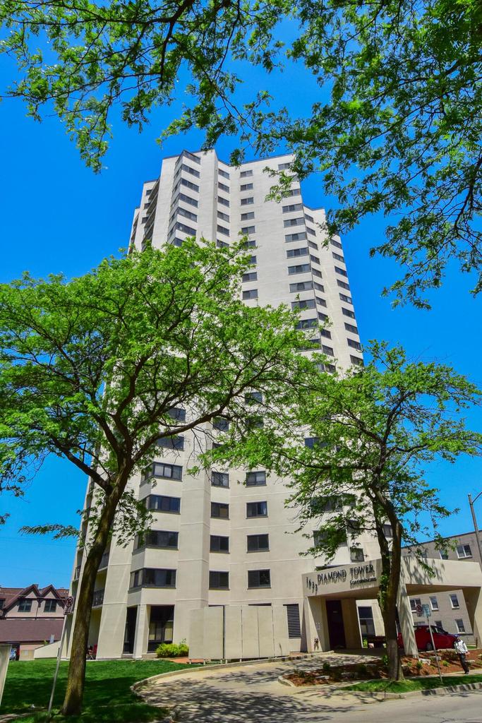 1633 North Prospect AVENUE 17C