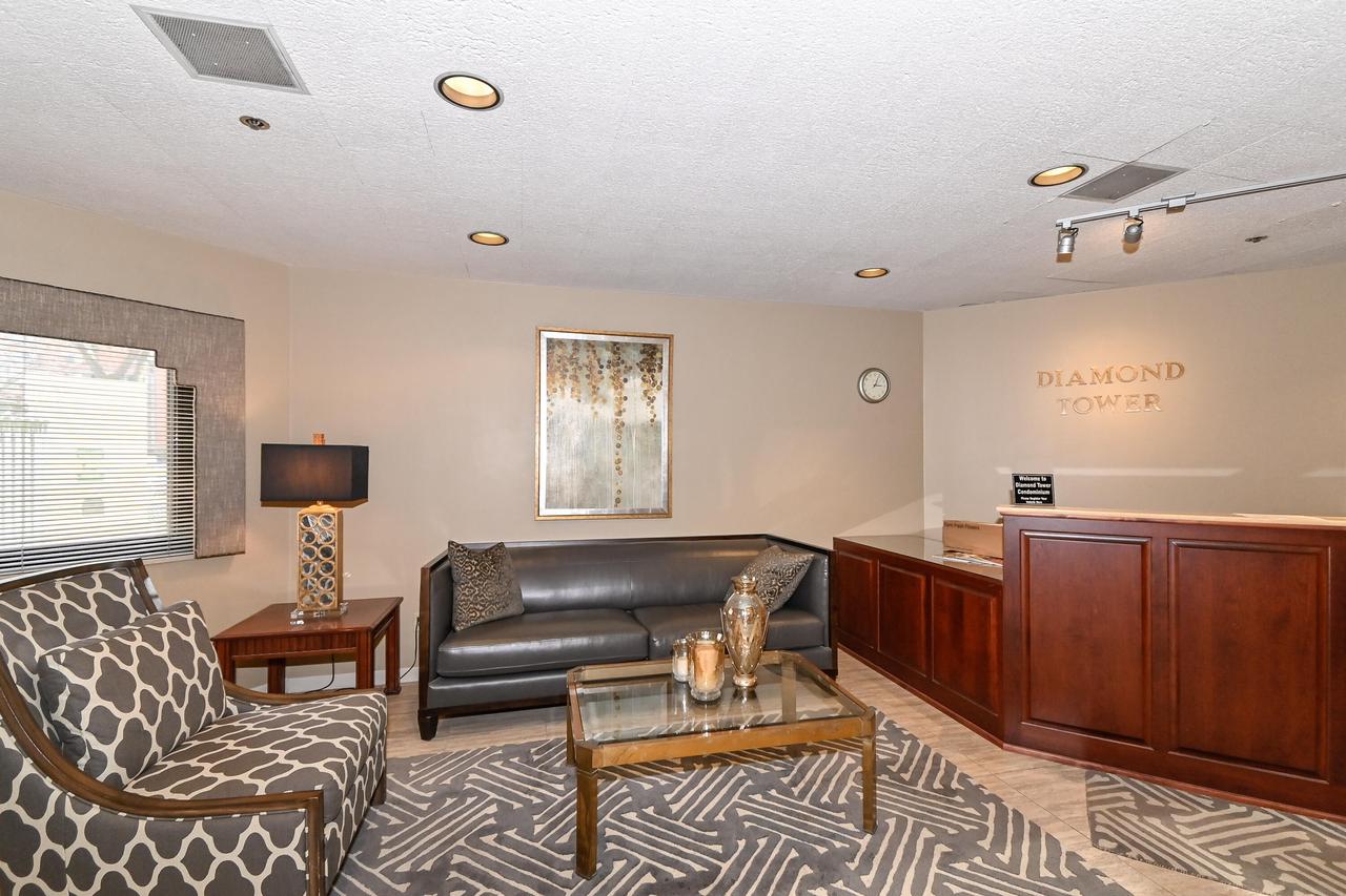 1633 North Prospect AVENUE 17C