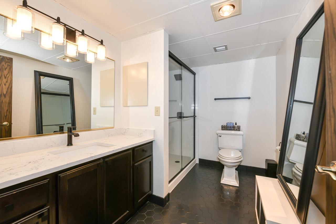 1633 North Prospect AVENUE 17C