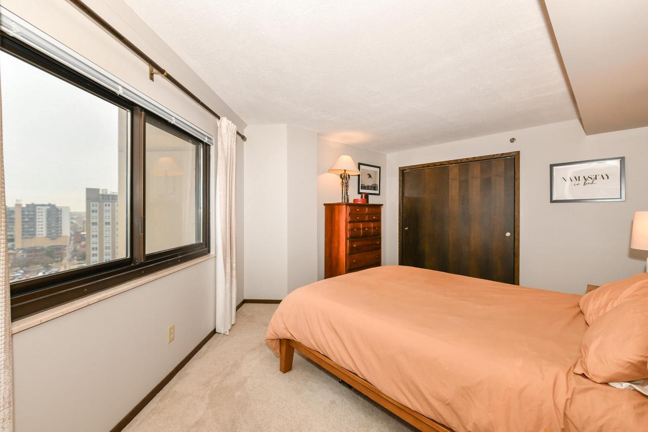 1633 North Prospect AVENUE 17C