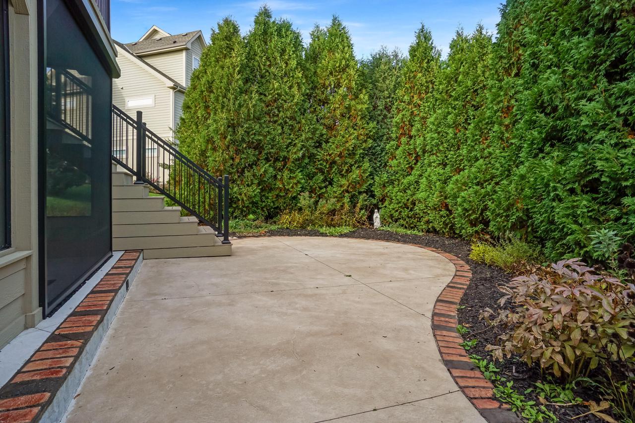 W207N5558 Carters Crossing CIRCLE