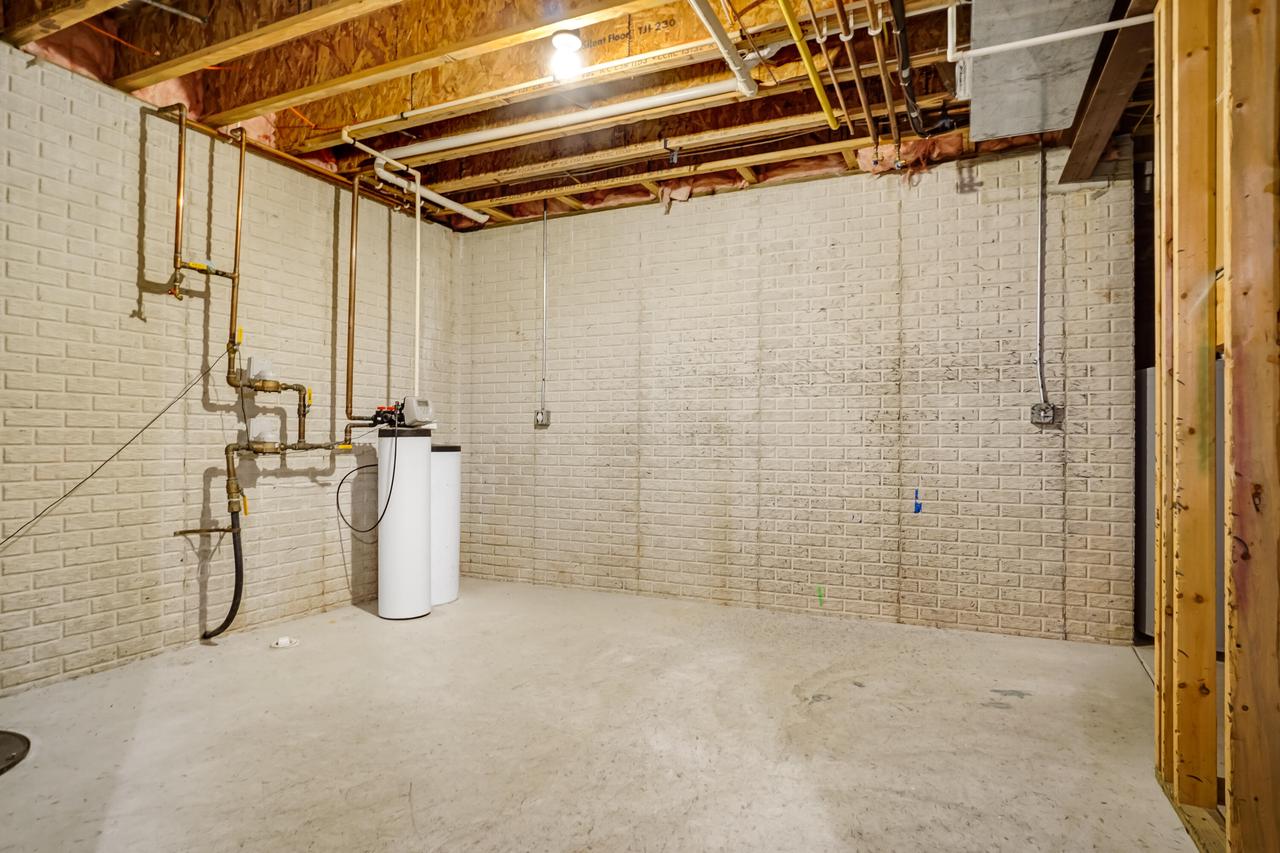 W207N5558 Carters Crossing CIRCLE