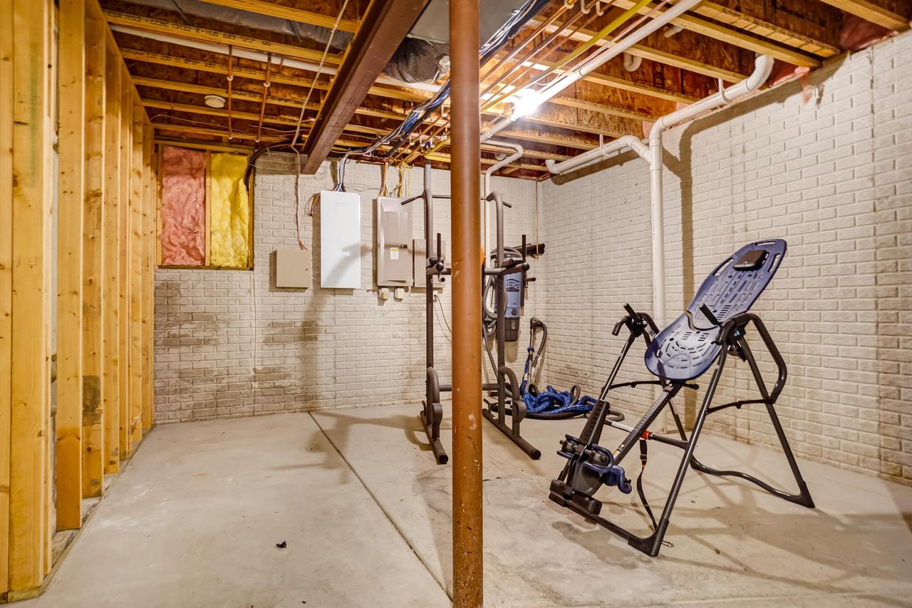 W207N5558 Carters Crossing CIRCLE