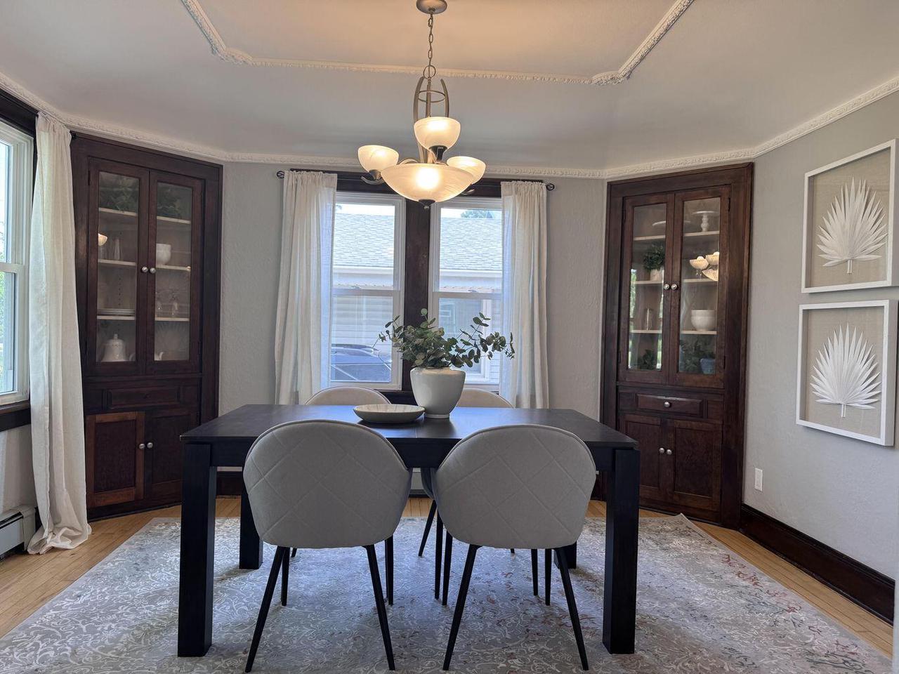 1522 South Sunny Slope ROAD