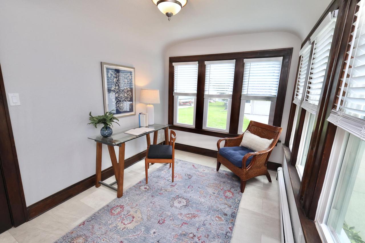 1522 South Sunny Slope ROAD