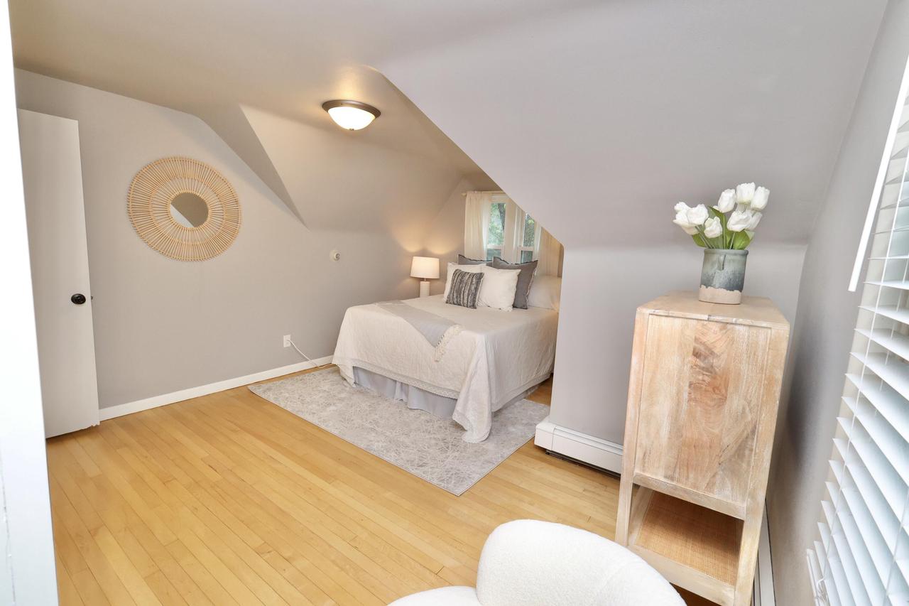 1522 South Sunny Slope ROAD