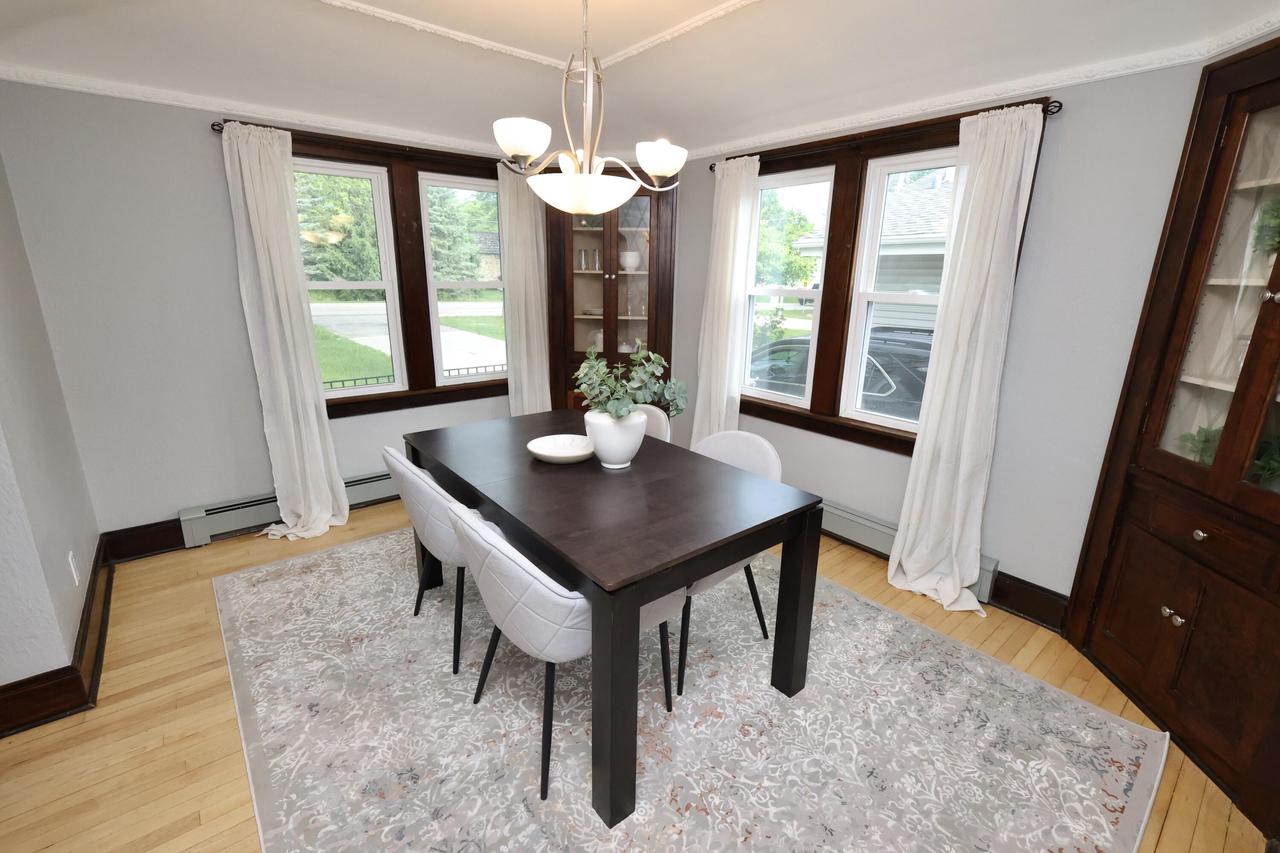 1522 South Sunny Slope ROAD