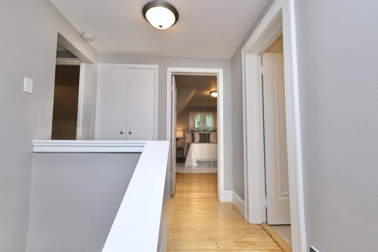 1522 South Sunny Slope ROAD