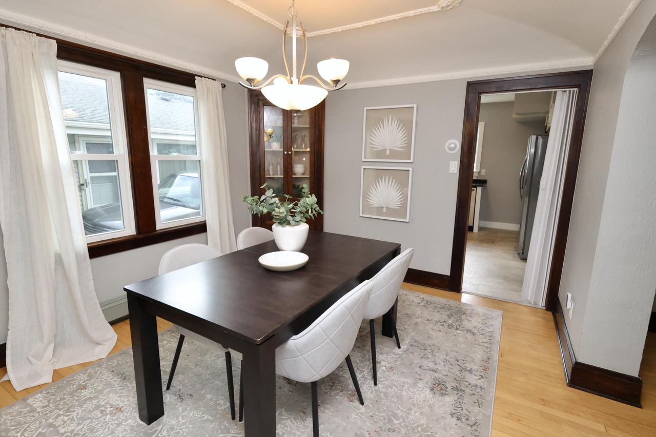 1522 South Sunny Slope ROAD