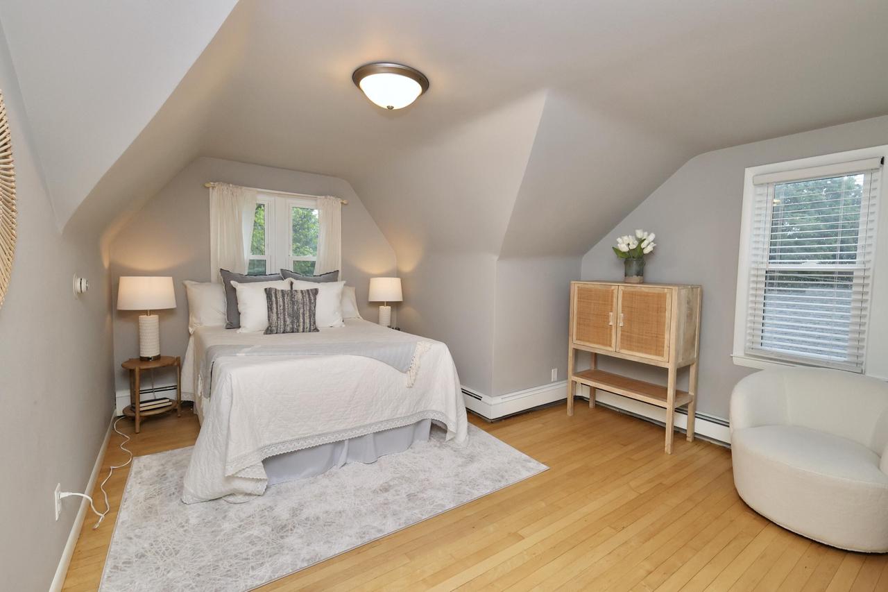 1522 South Sunny Slope ROAD