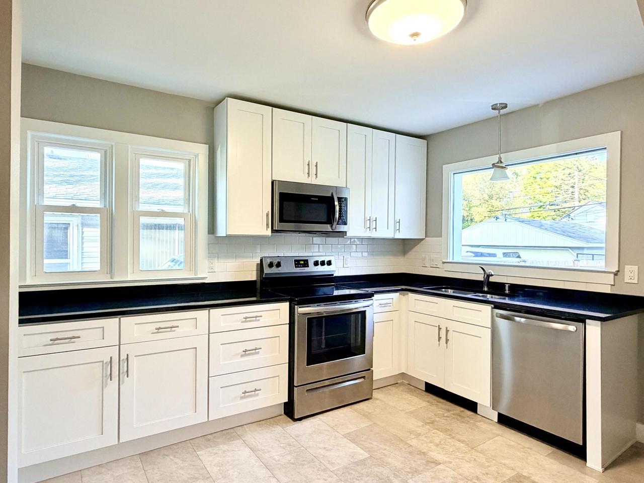 1522 South Sunny Slope ROAD