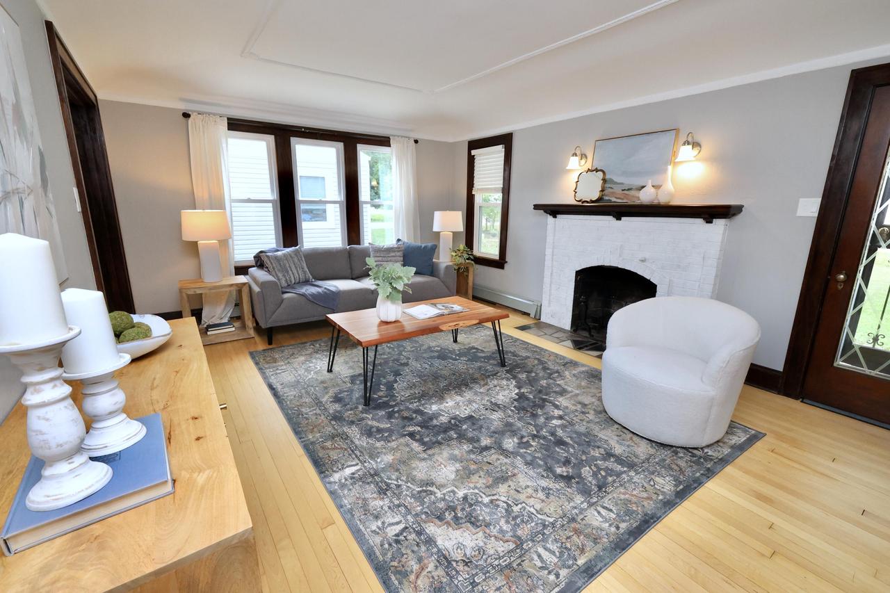 1522 South Sunny Slope ROAD