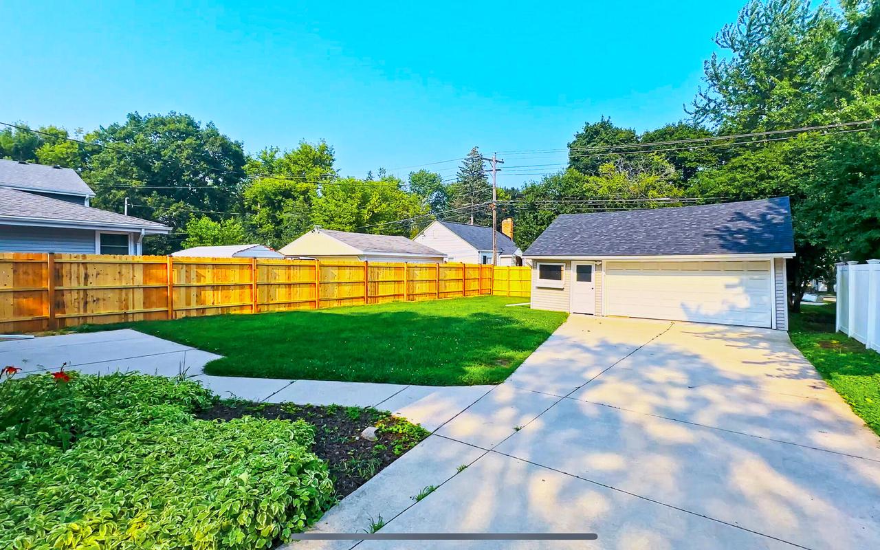 1522 South Sunny Slope ROAD